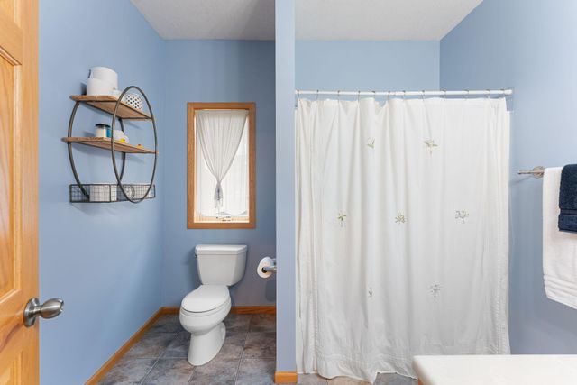 1678 Hunters Trail, Centerville, MN 55038