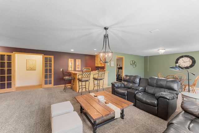 1678 Hunters Trail, Centerville, MN 55038