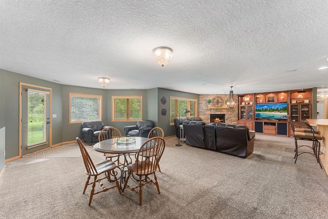 1678 Hunters Trail, Centerville, MN 55038