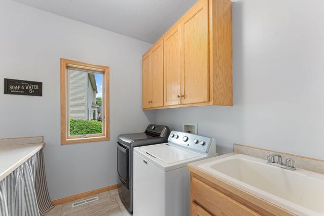 1678 Hunters Trail, Centerville, MN 55038