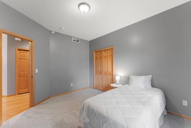 1678 Hunters Trail, Centerville, MN 55038