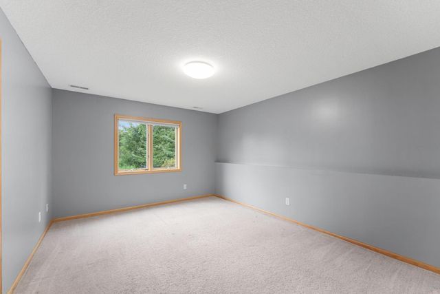 1678 Hunters Trail, Centerville, MN 55038