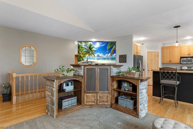 1678 Hunters Trail, Centerville, MN 55038