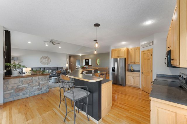 1678 Hunters Trail, Centerville, MN 55038