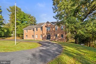 9200 FALLS RUN RD, Mclean, VA 22102