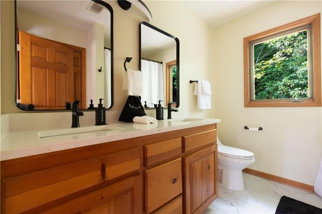 258 Ber Weg, Helen, GA 30545