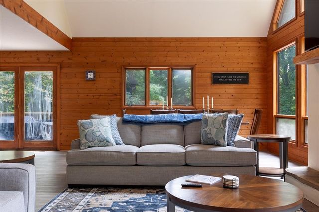 258 Ber Weg, Helen, GA 30545