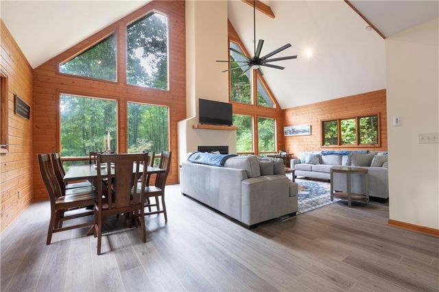 258 Ber Weg, Helen, GA 30545