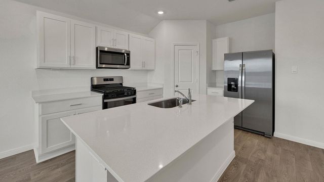 124 FLORA VISTA ST, San Marcos, TX 78666