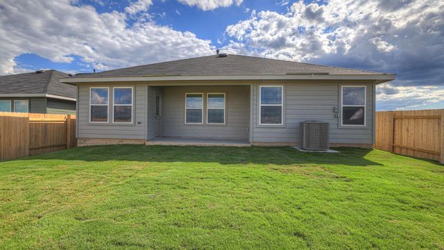 124 FLORA VISTA ST, San Marcos, TX 78666