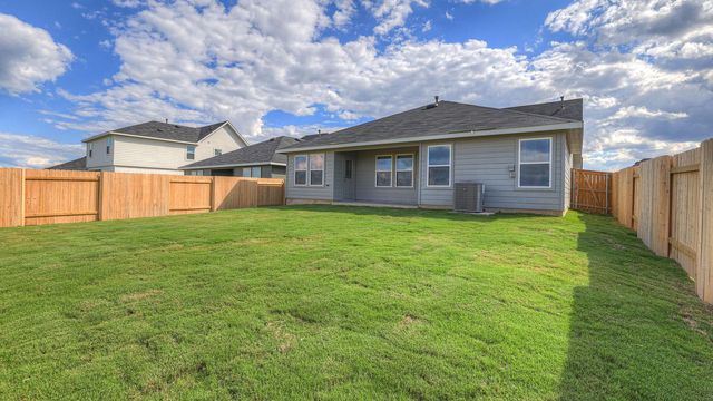 124 FLORA VISTA ST, San Marcos, TX 78666