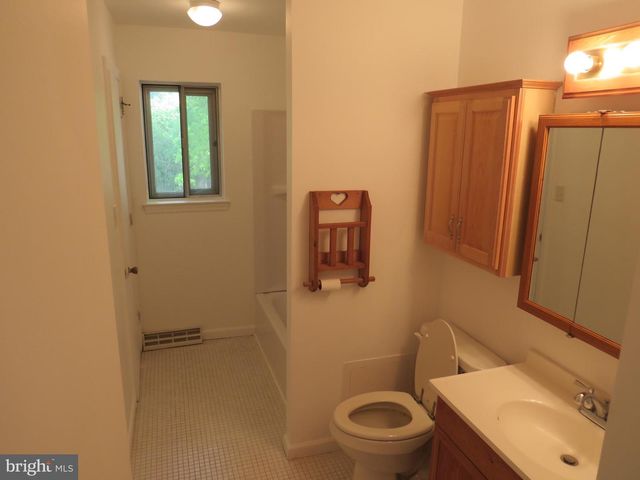 123 QUAIL HOLLOW DR, Dover, DE 19904
