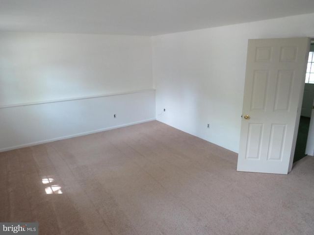 123 QUAIL HOLLOW DR, Dover, DE 19904