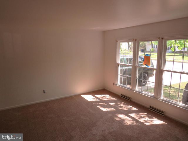 123 QUAIL HOLLOW DR, Dover, DE 19904