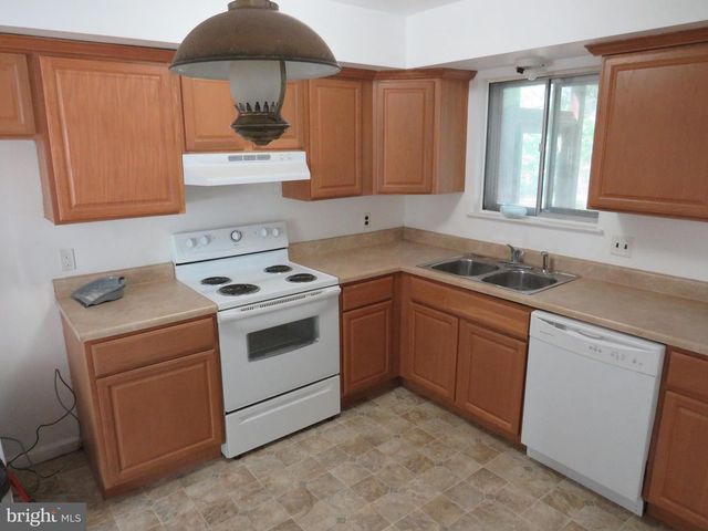 123 QUAIL HOLLOW DR, Dover, DE 19904
