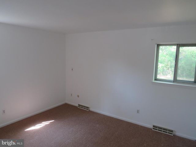 123 QUAIL HOLLOW DR, Dover, DE 19904