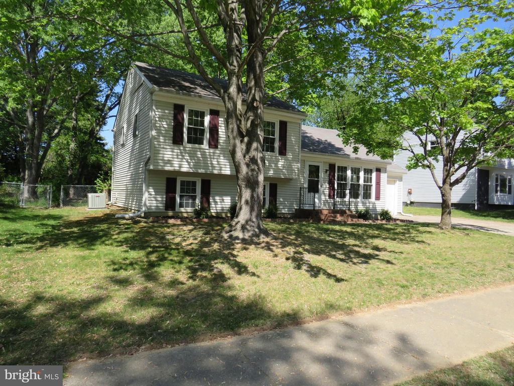 123 QUAIL HOLLOW DR, Dover, DE 19904