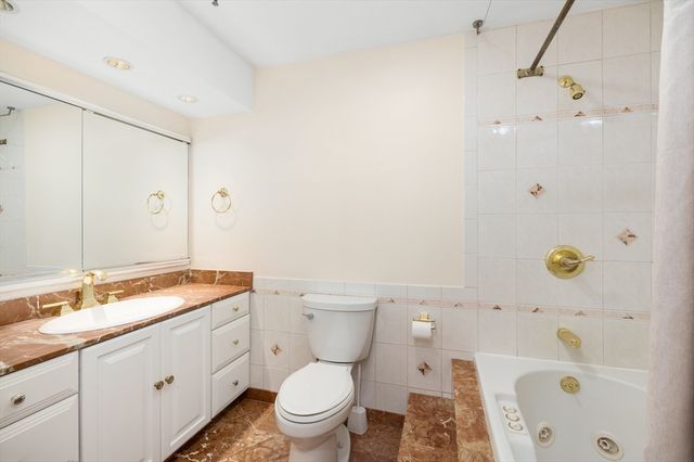 15 Sleeper St 407, Boston, MA 02210