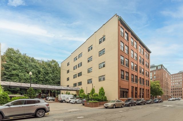 15 Sleeper St 407, Boston, MA 02210
