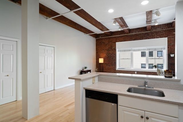 15 Sleeper St 407, Boston, MA 02210