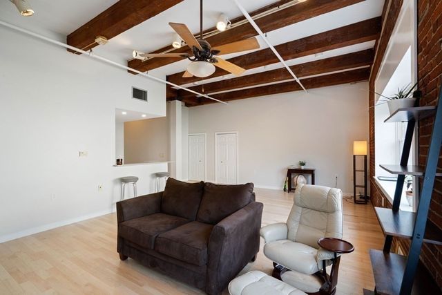 15 Sleeper St 407, Boston, MA 02210