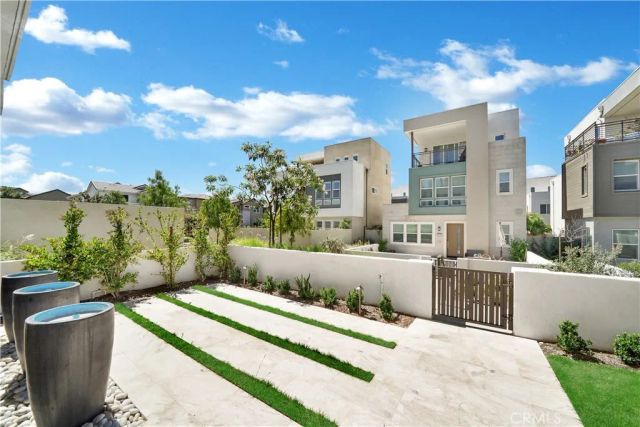 249 Chorus, Irvine, CA 92618