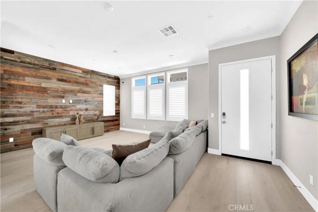 249 Chorus, Irvine, CA 92618