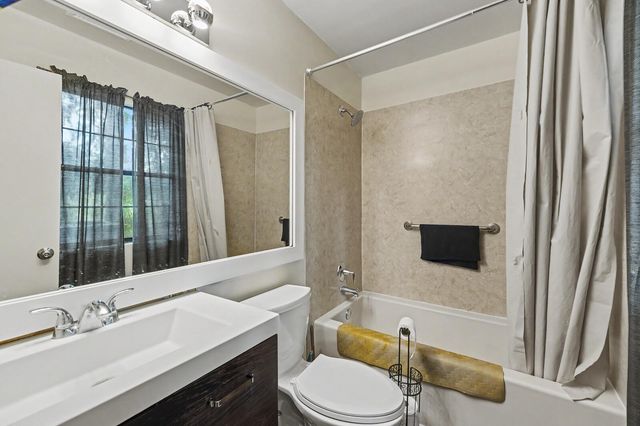 2182 Spoleto Lane, North Charleston, SC 29406