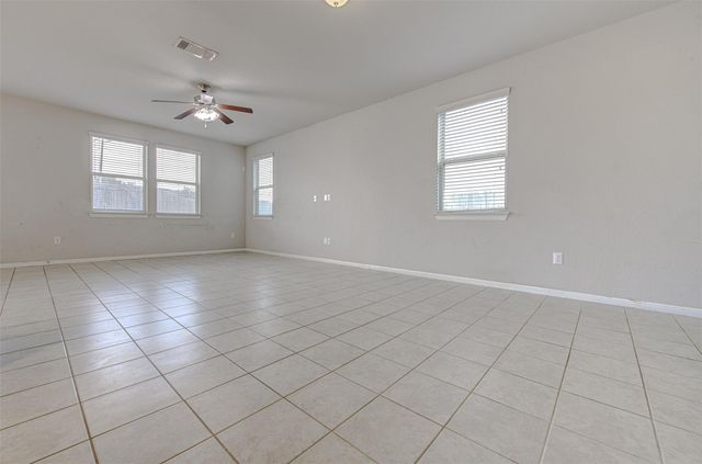 592 Twisted Oaks LN, Buda, TX 78610