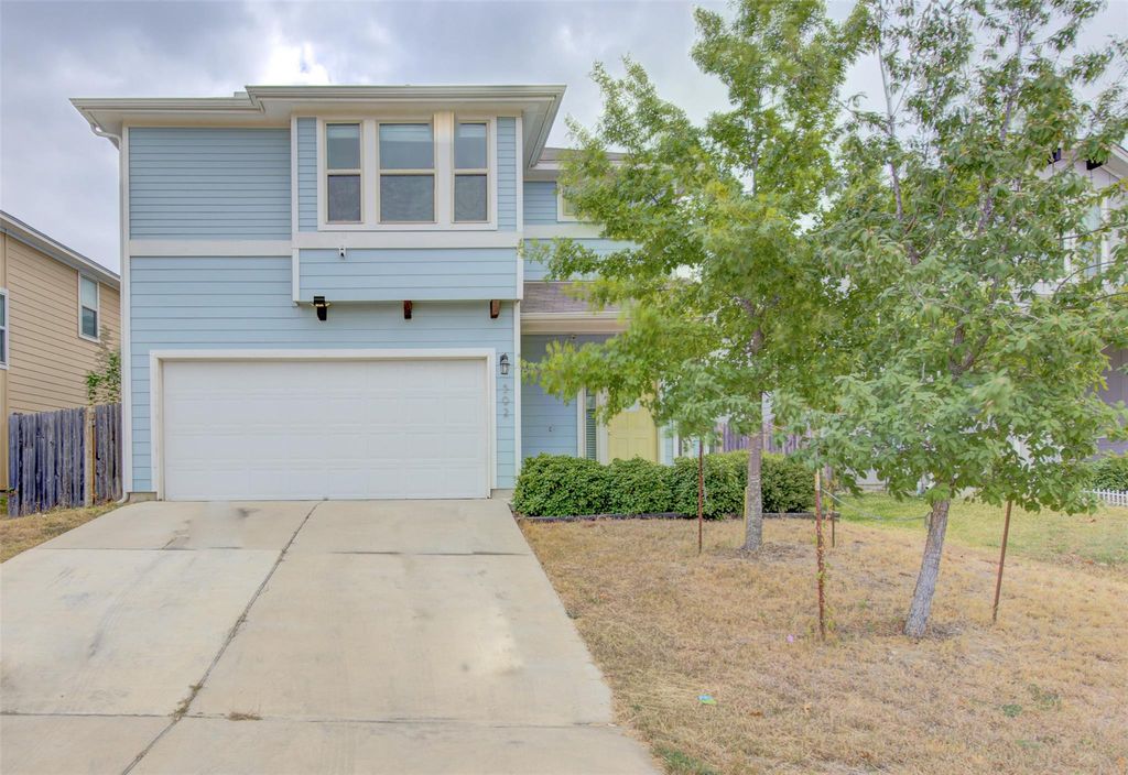 592 Twisted Oaks LN, Buda, TX 78610
