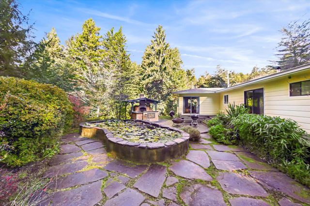 2099 Fickle Hill Road, Arcata, CA 95521