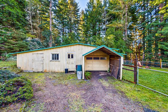 2099 Fickle Hill Road, Arcata, CA 95521