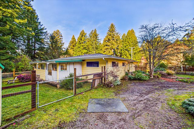 2099 Fickle Hill Road, Arcata, CA 95521