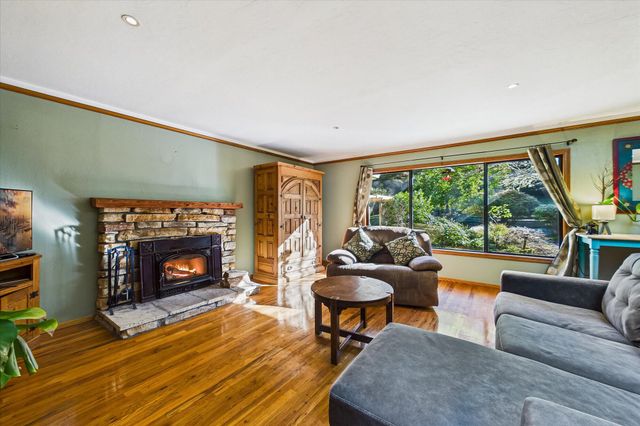 2099 Fickle Hill Road, Arcata, CA 95521