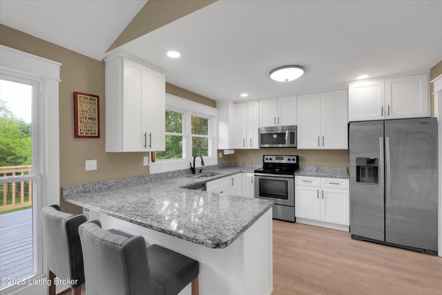 3711 Briar Ridge Rd, La Grange, KY 40031