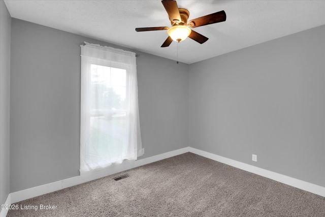 3711 Briar Ridge Rd, La Grange, KY 40031