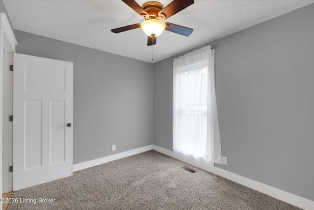 3711 Briar Ridge Rd, La Grange, KY 40031