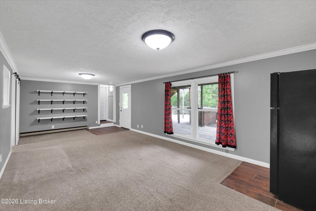 3711 Briar Ridge Rd, La Grange, KY 40031