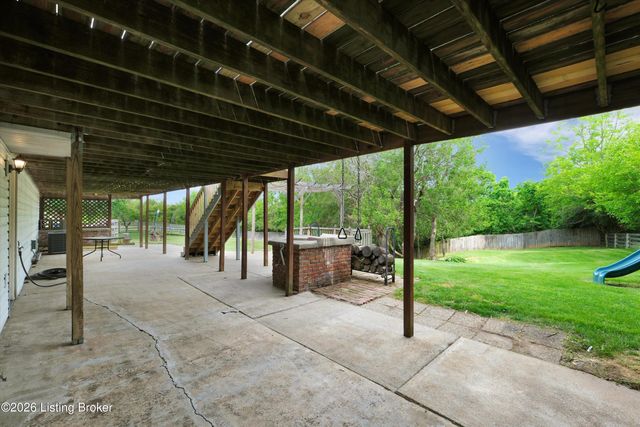 3711 Briar Ridge Rd, La Grange, KY 40031