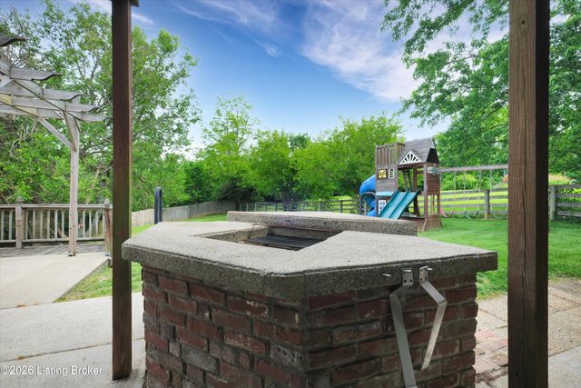 3711 Briar Ridge Rd, La Grange, KY 40031