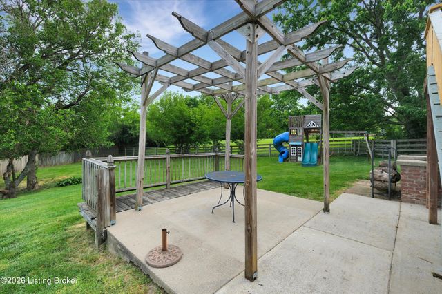 3711 Briar Ridge Rd, La Grange, KY 40031