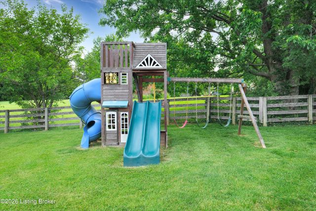 3711 Briar Ridge Rd, La Grange, KY 40031