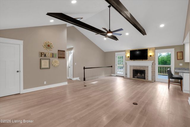 3711 Briar Ridge Rd, La Grange, KY 40031