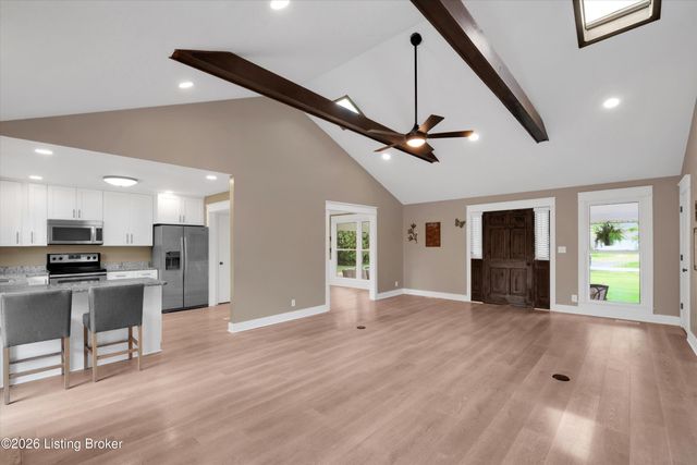 3711 Briar Ridge Rd, La Grange, KY 40031