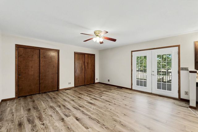 419 N Mimosa Dr, Haysville, KS 67060