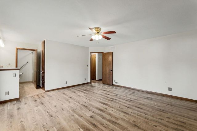419 N Mimosa Dr, Haysville, KS 67060