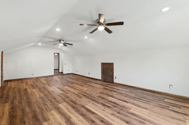 419 N Mimosa Dr, Haysville, KS 67060