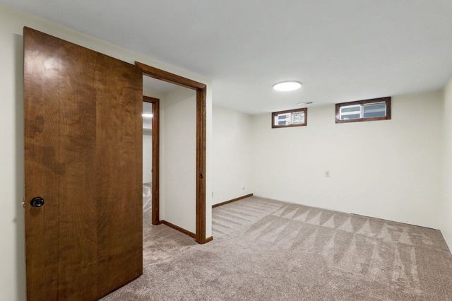 419 N Mimosa Dr, Haysville, KS 67060