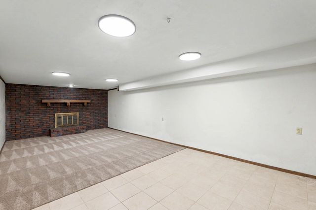 419 N Mimosa Dr, Haysville, KS 67060