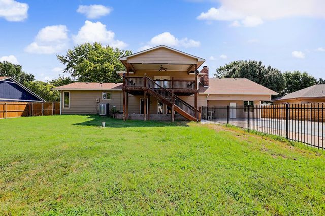 419 N Mimosa Dr, Haysville, KS 67060